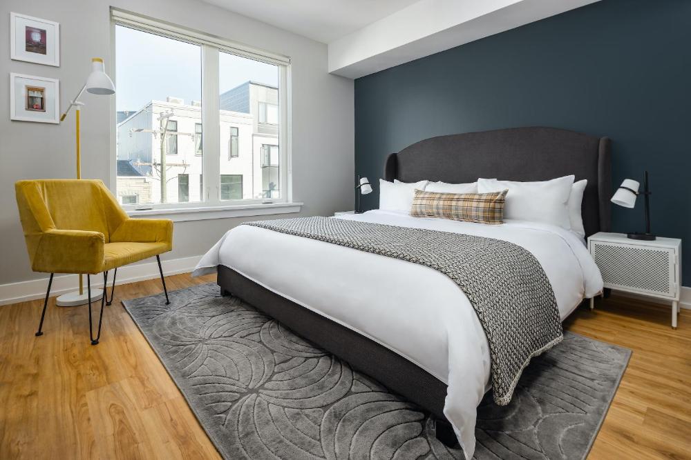 One-Bedroom Apartment with Balcony interior